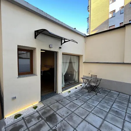 Inalpiarena Loft Independent - Private Parking شقة *